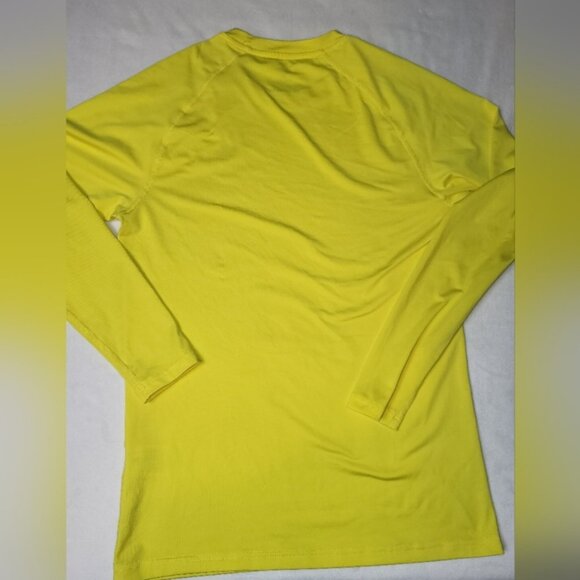 Kelme Men's Soccer Training Shirt Size Small Moisture Wicking Yellow - Picture 2 of 6
